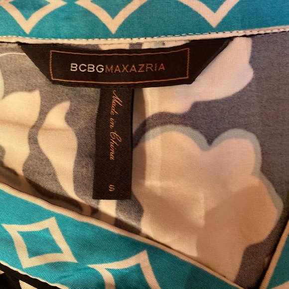 BCBGMaxAzria Tunic Top Size Small EUC - Picture 4 of 4